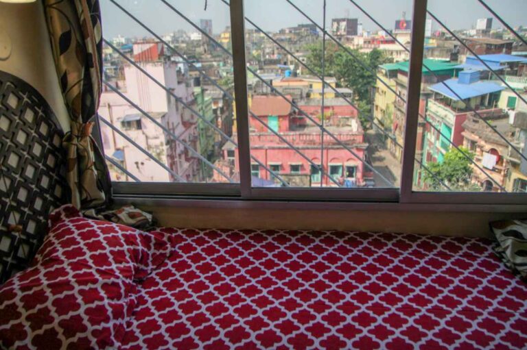 get a view of Old Calcutta right from your bed